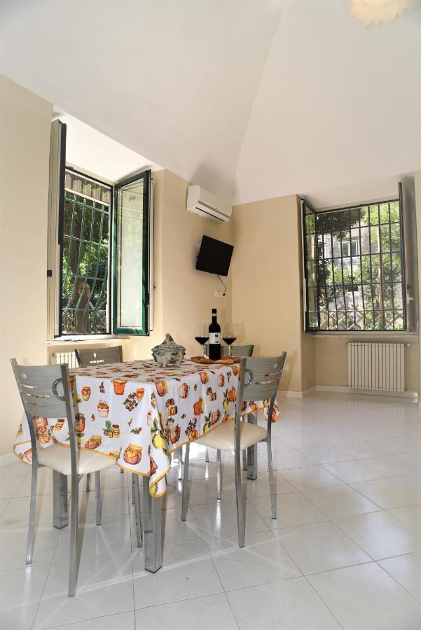 Casa Vacanza "Nonna Matilde" A Meta Di Sorrento, 600Mt Dal Mare, Casa Per 4 Exterior photo